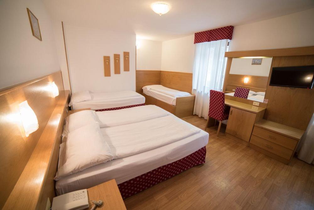 Hotel Due Spade Folgaria Exterior foto