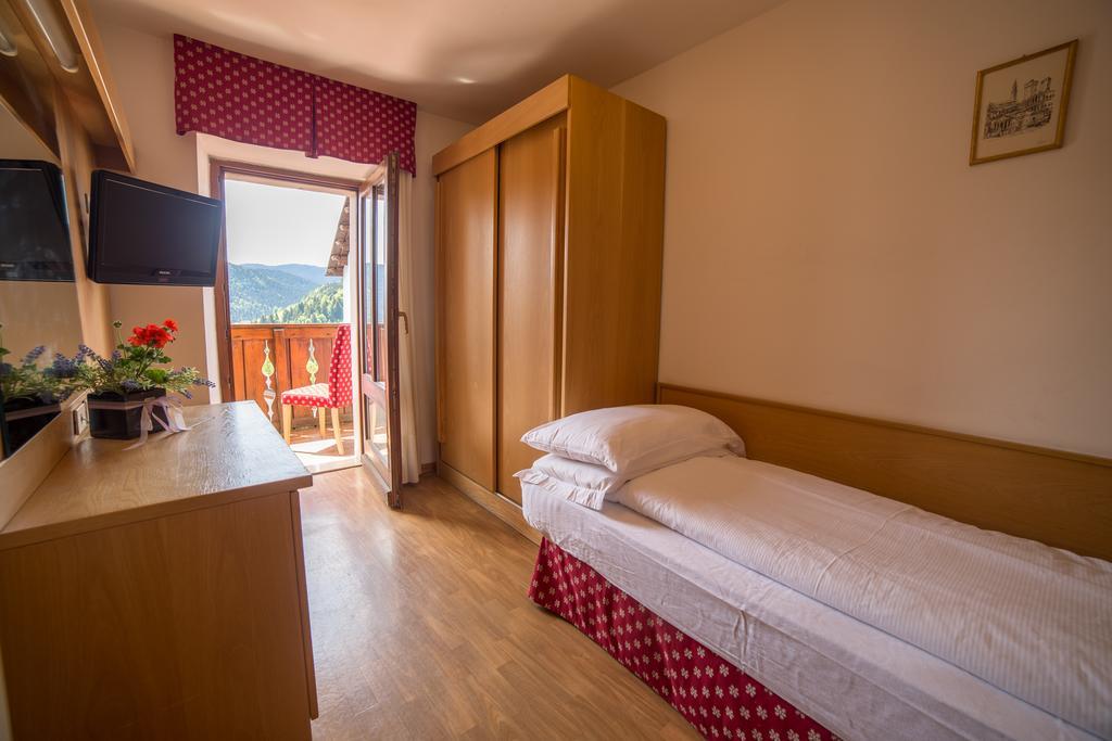 Hotel Due Spade Folgaria Exterior foto
